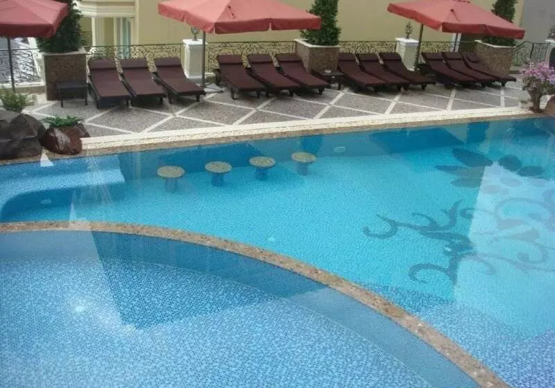 Hotel Lk The Empress