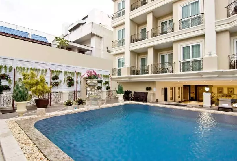 Hotel Lk The Empress