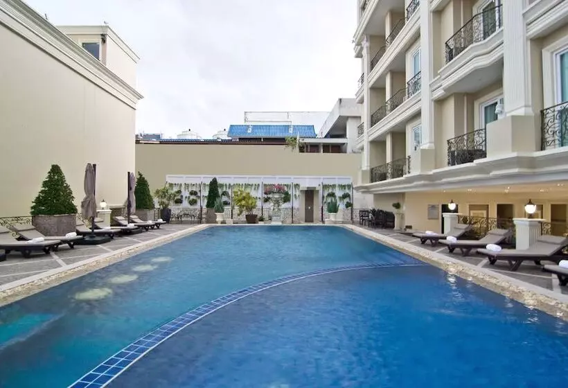 Hotel Lk The Empress