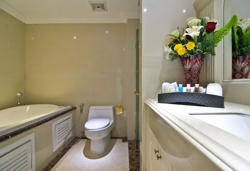 Hotel Lk The Empress