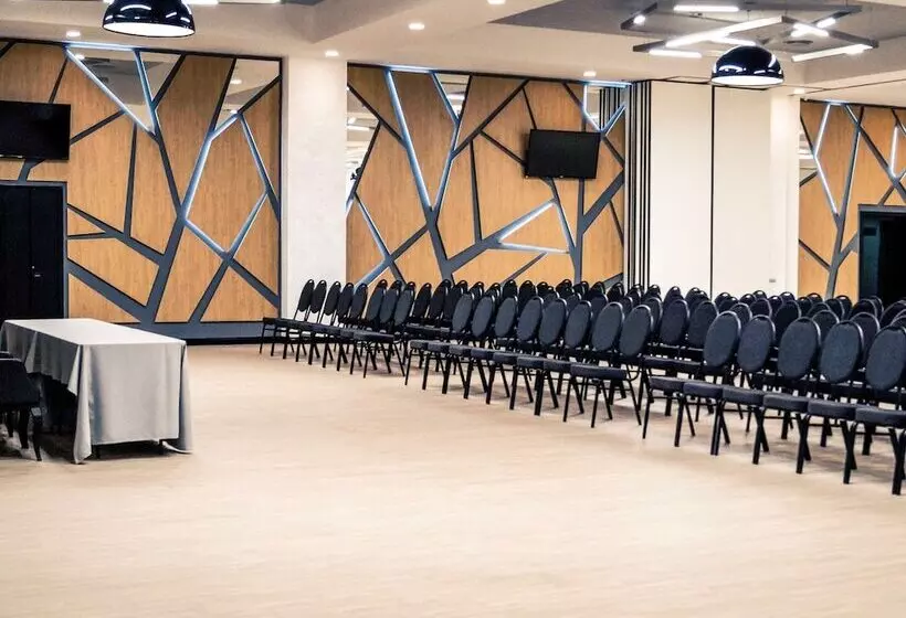 هتل Mercure Kyiv Congress