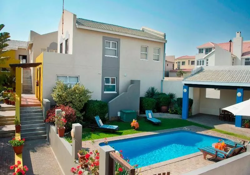 هتل Long Beach Lodge
