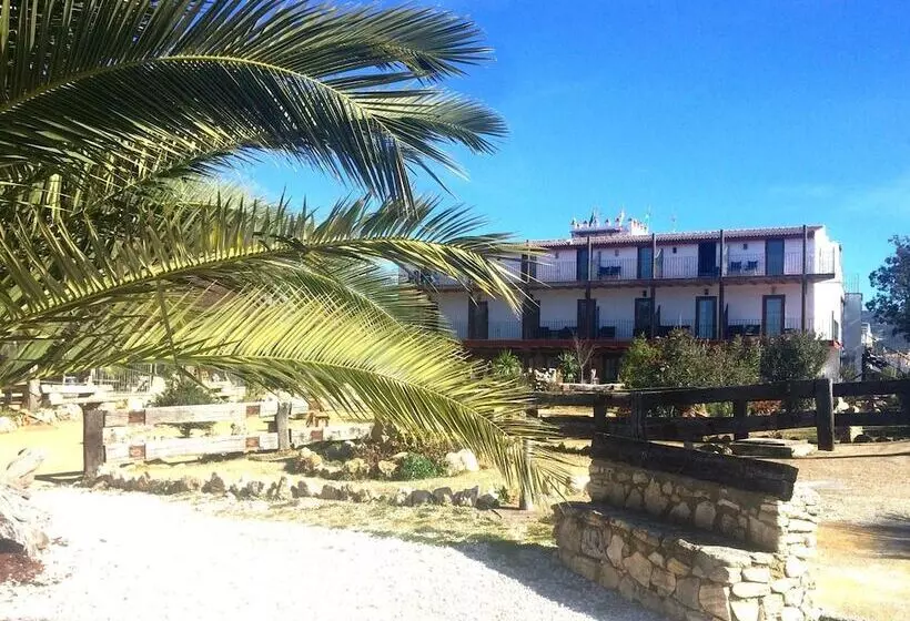 فندق ريفى Rural El Cortijo