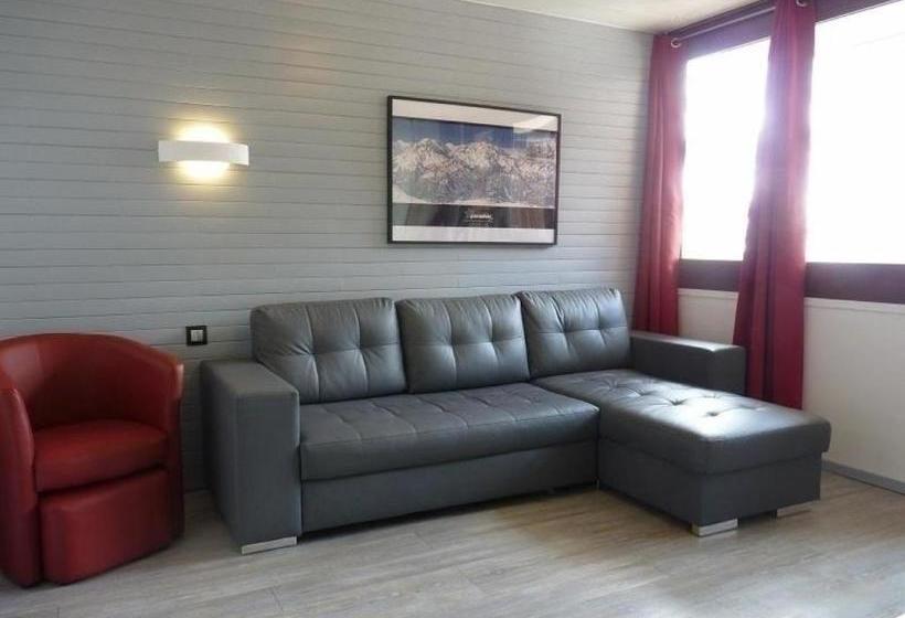 Charmant T2 Rénové Avec Balcon Sud Et Vue Pistes Au Cœur De Plagne Bellecôte Fr 1 351 108