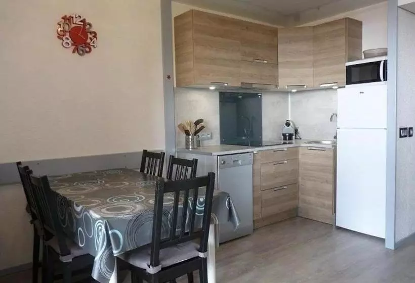 Charmant T2 Rénové Avec Balcon Sud Et Vue Pistes Au Cœur De Plagne Bellecôte Fr 1 351 108