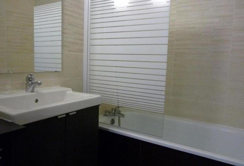 Charmant T2 Rénové Avec Balcon Sud Et Vue Pistes Au Cœur De Plagne Bellecôte Fr 1 351 108