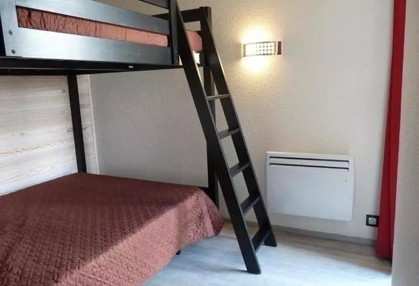 Charmant T2 Rénové Avec Balcon Sud Et Vue Pistes Au Cœur De Plagne Bellecôte Fr 1 351 108