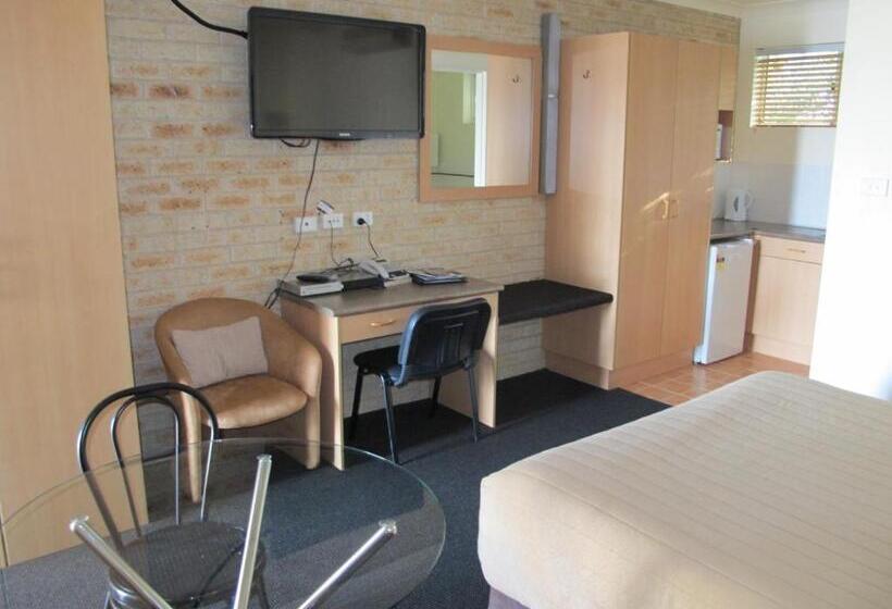 בית מלון כפרי Aston Hill Motor Lodge