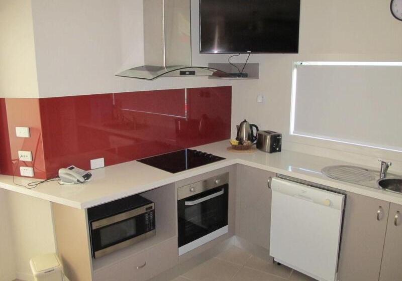 בית מלון כפרי Aston Hill Motor Lodge