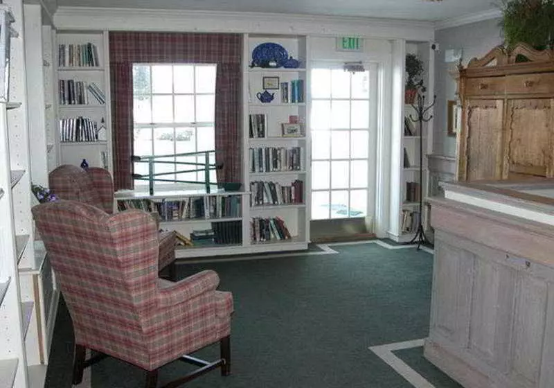 Отель Chase House At Mills Falls