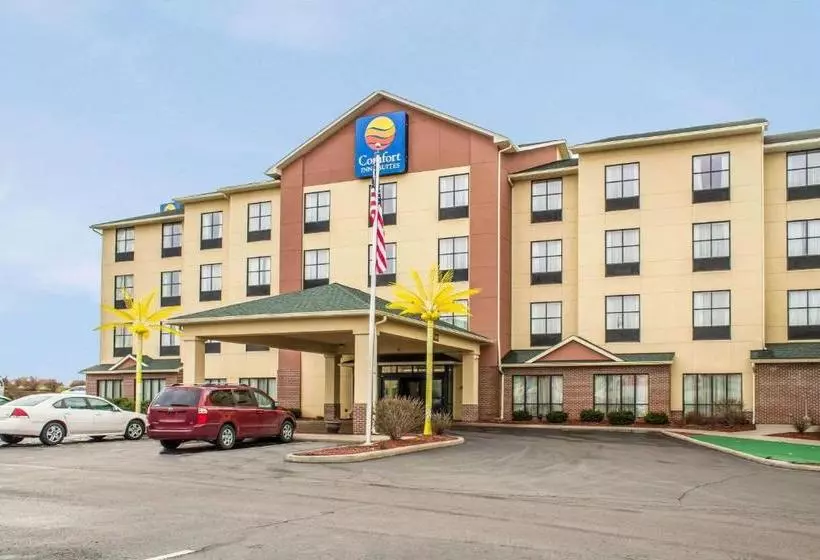ホテル Comfort Inn & Suites Kent University Area