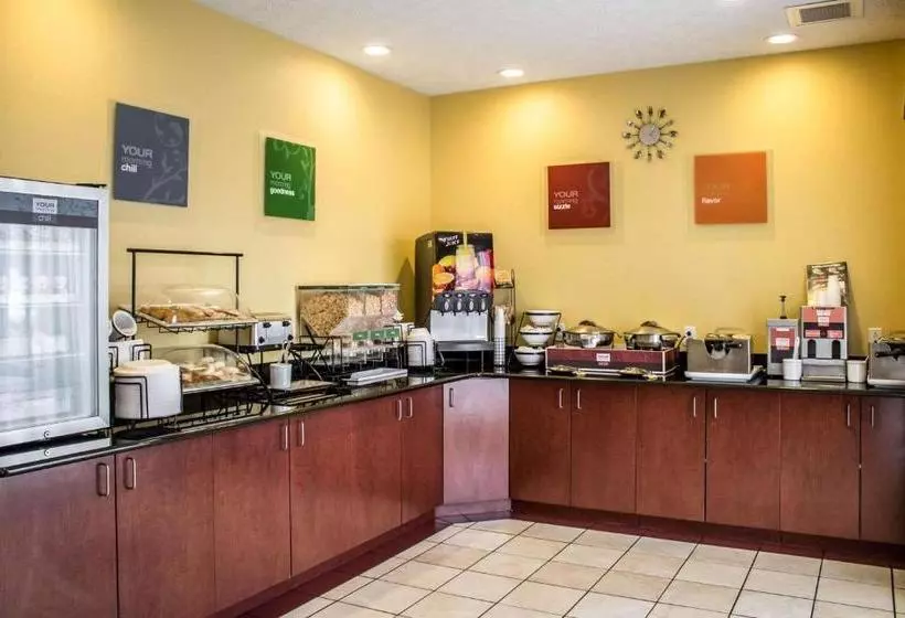 ホテル Comfort Inn & Suites Kent University Area