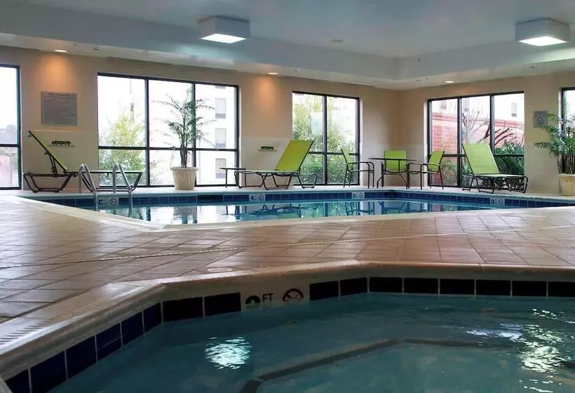 בית מלון כפרי Courtyard By Marriott Hickory