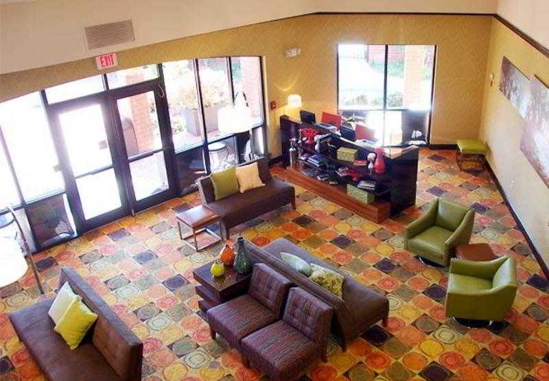 בית מלון כפרי Courtyard By Marriott Hickory