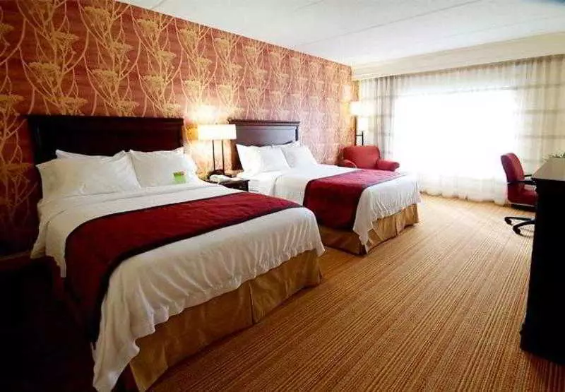 בית מלון כפרי Courtyard By Marriott Hickory