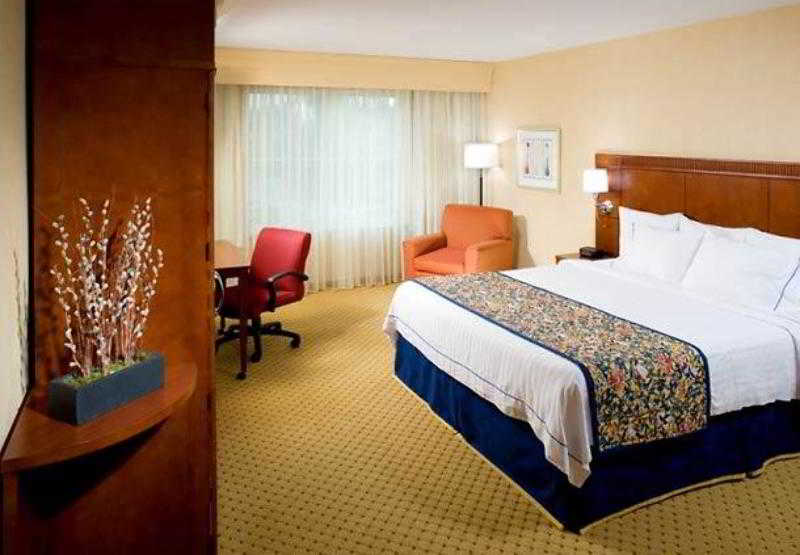 ホテル Courtyard By Marriott Seattle Kirkland