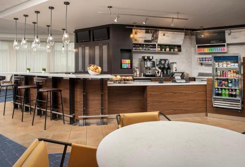 ホテル Courtyard By Marriott Seattle Kirkland