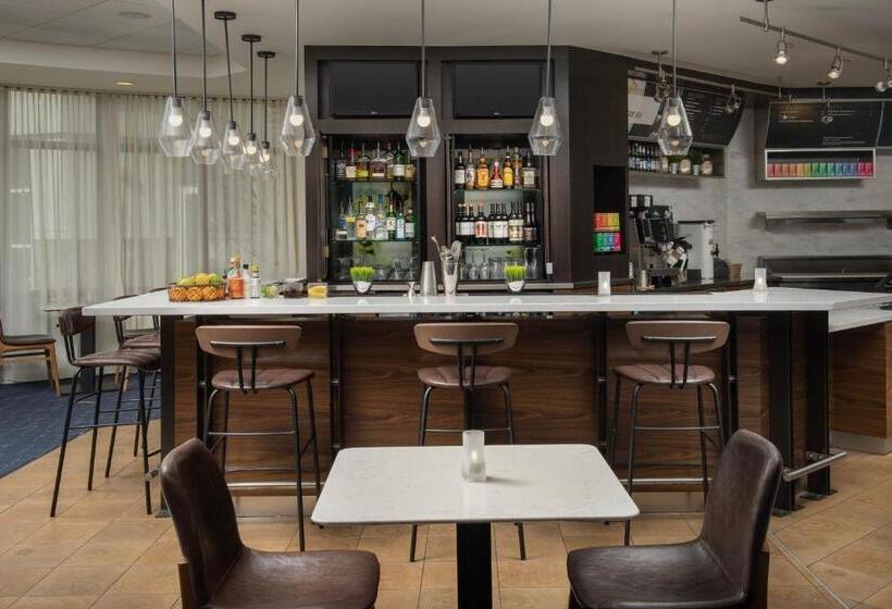 ホテル Courtyard By Marriott Seattle Kirkland