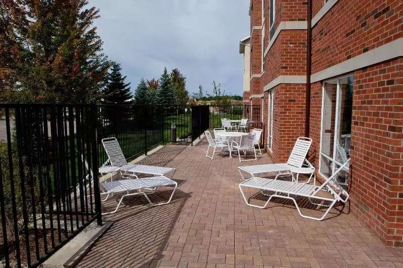 Отель Fairfield Inn And Suites Flint Fenton