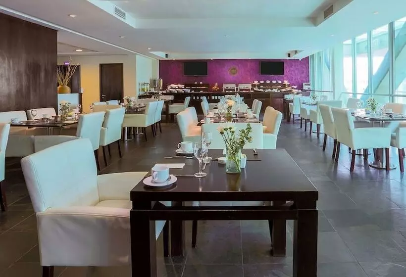 Отель Four Points By Sheraton Los Angeles