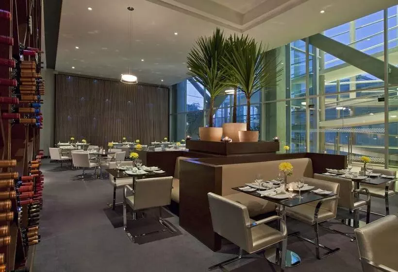 Отель Four Points By Sheraton Los Angeles