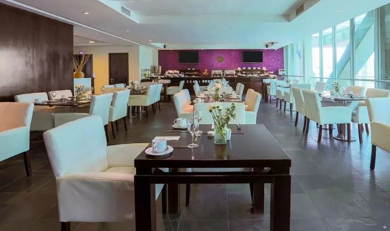 Отель Four Points By Sheraton Los Angeles