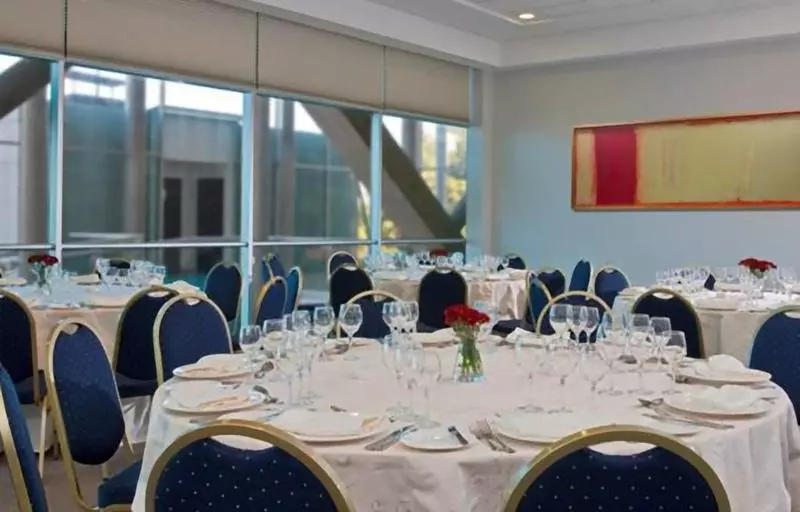 Отель Four Points By Sheraton Los Angeles