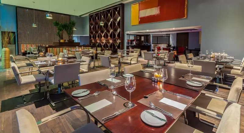 Отель Four Points By Sheraton Los Angeles