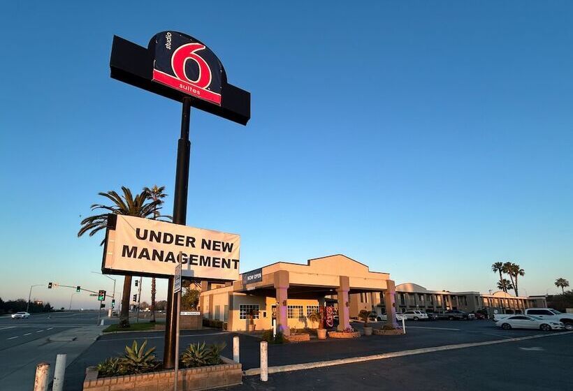 酒店 Studio 6 Suites Madera, California   Yosemite