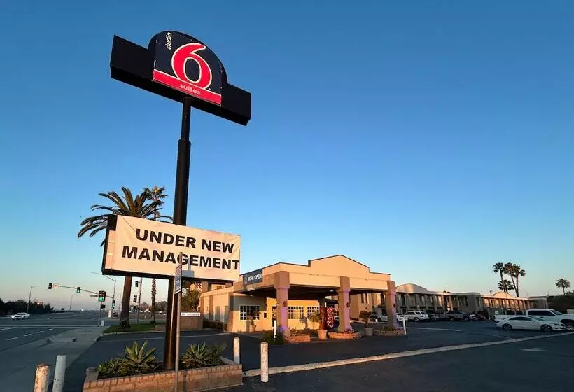 酒店 Studio 6 Suites Madera, California   Yosemite