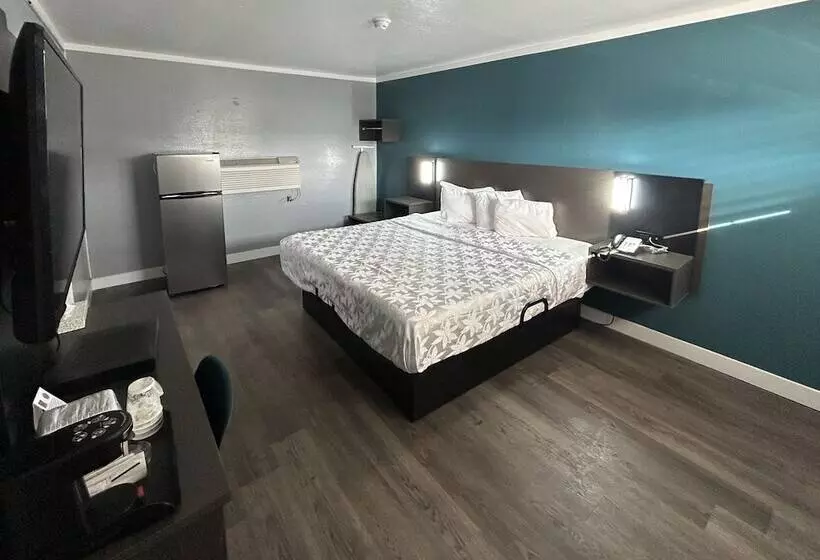 酒店 Studio 6 Suites Madera, California   Yosemite