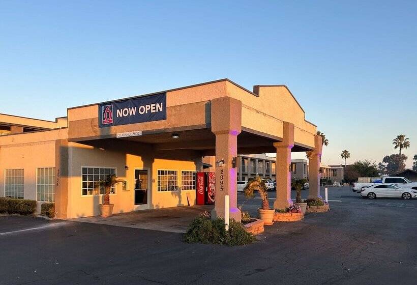 酒店 Studio 6 Suites Madera, California   Yosemite