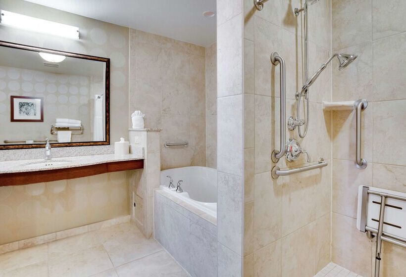 فندق Hilton Garden Inn Milwaukee Airport