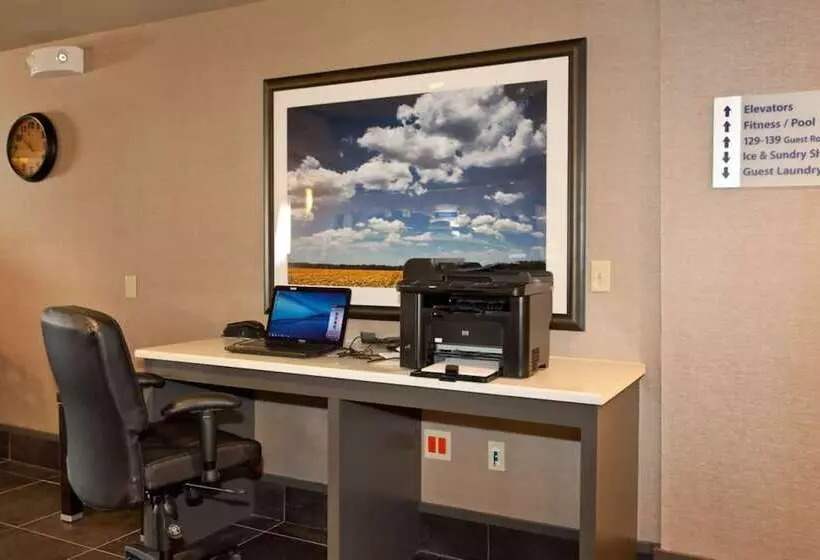 호텔 Holiday Inn Express Newton, An Ihg