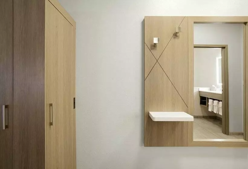 호텔 Holiday Inn Express Newton, An Ihg