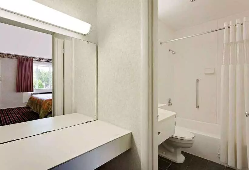 酒店 Knights Inn Madison Heights