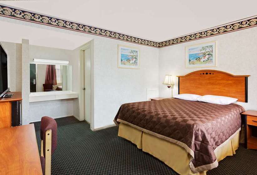 ホテル Knights Inn Madison Heights