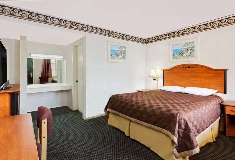 酒店 Knights Inn Madison Heights