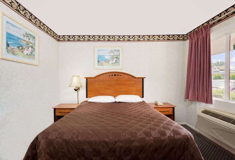 ホテル Knights Inn Madison Heights