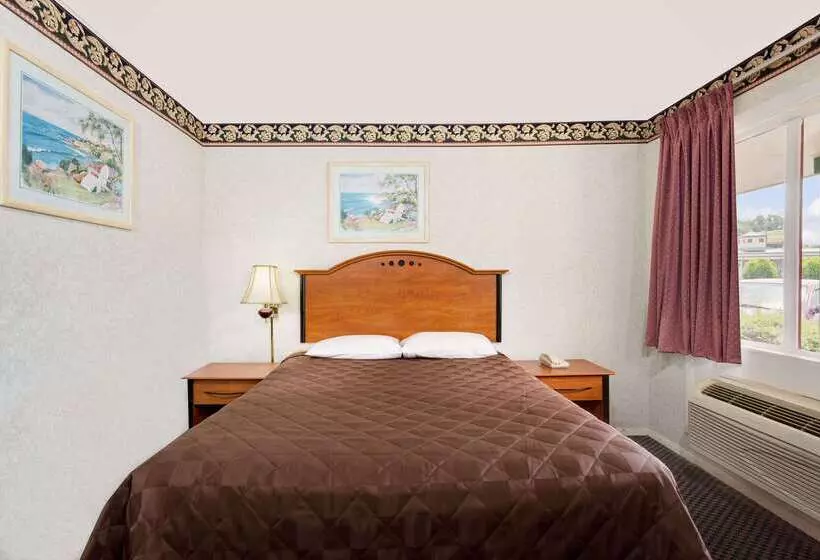 酒店 Knights Inn Madison Heights