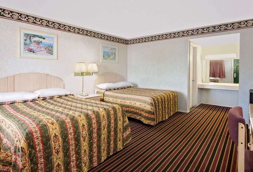 ホテル Knights Inn Madison Heights