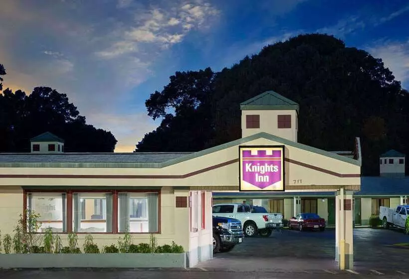 酒店 Knights Inn Madison Heights