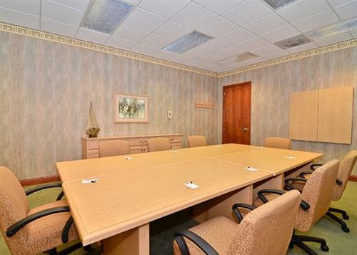 فندق Quality Inn Lake Of The Ozarks