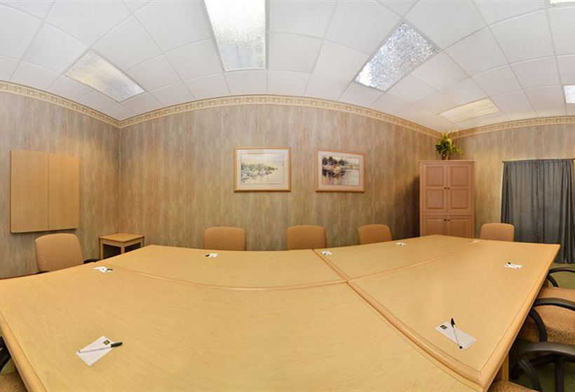 فندق Quality Inn Lake Of The Ozarks