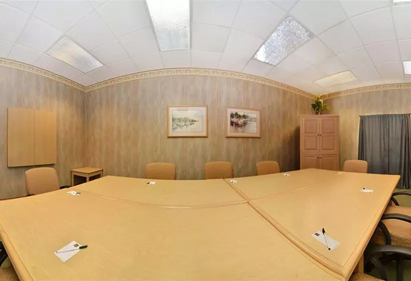 酒店 Quality Inn Lake Of The Ozarks