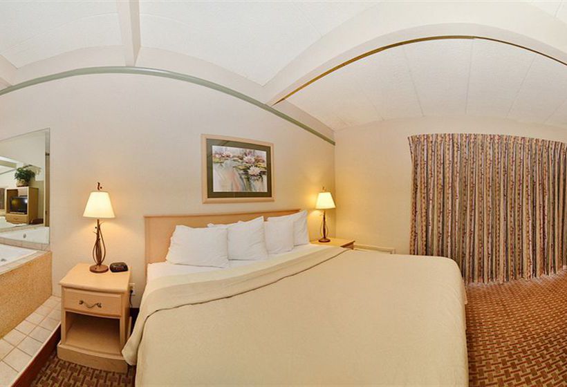 فندق Quality Inn Lake Of The Ozarks