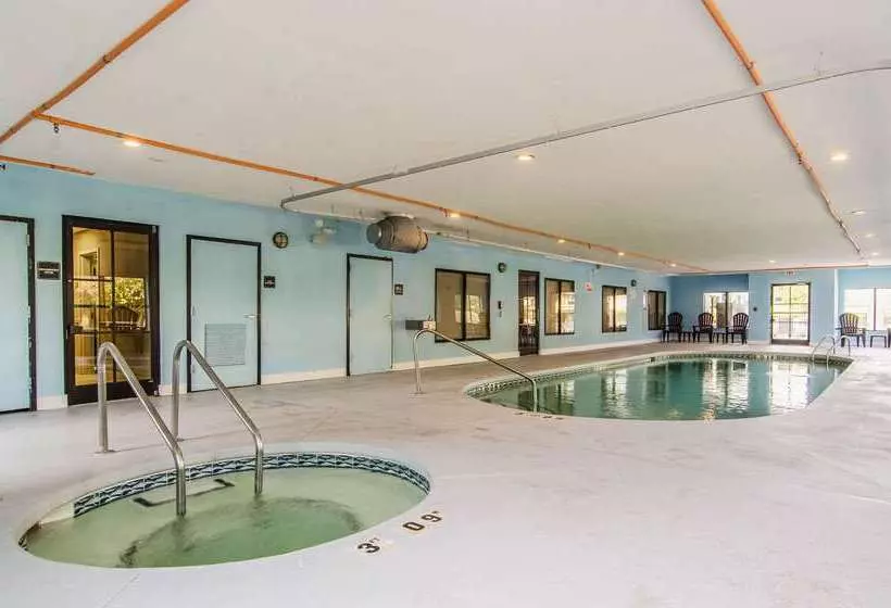 בית מלון כפרי Quality Suites