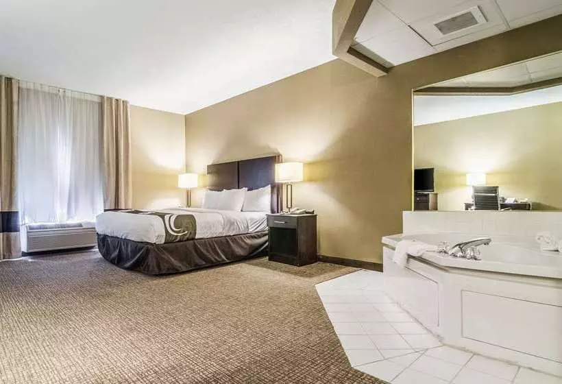 בית מלון כפרי Quality Suites