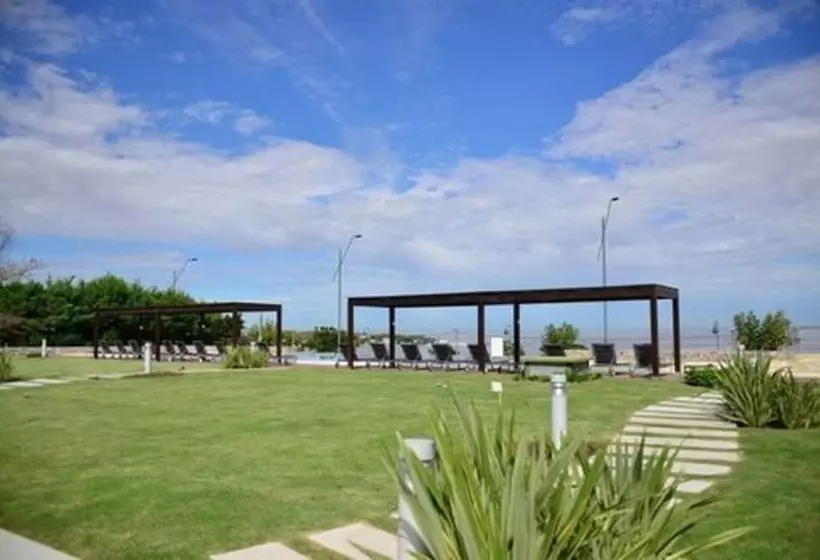 Real Colonia Hotel & Suites