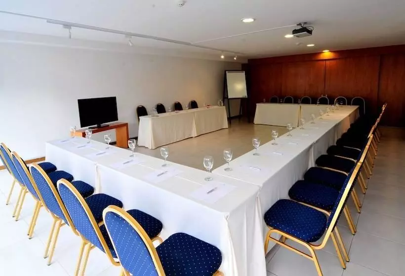 Real Colonia Hotel & Suites